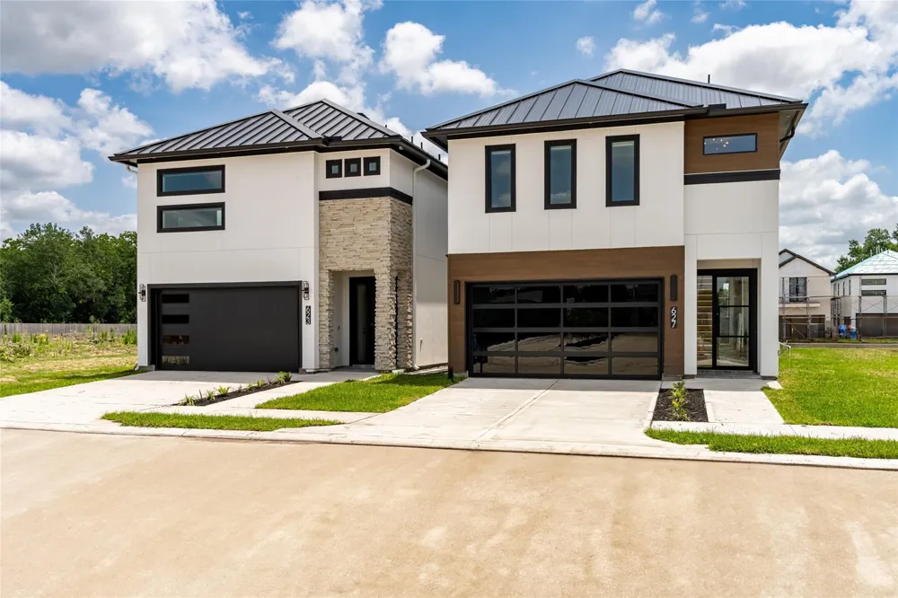 631 Rolling Oaks Stafford, TX 77477