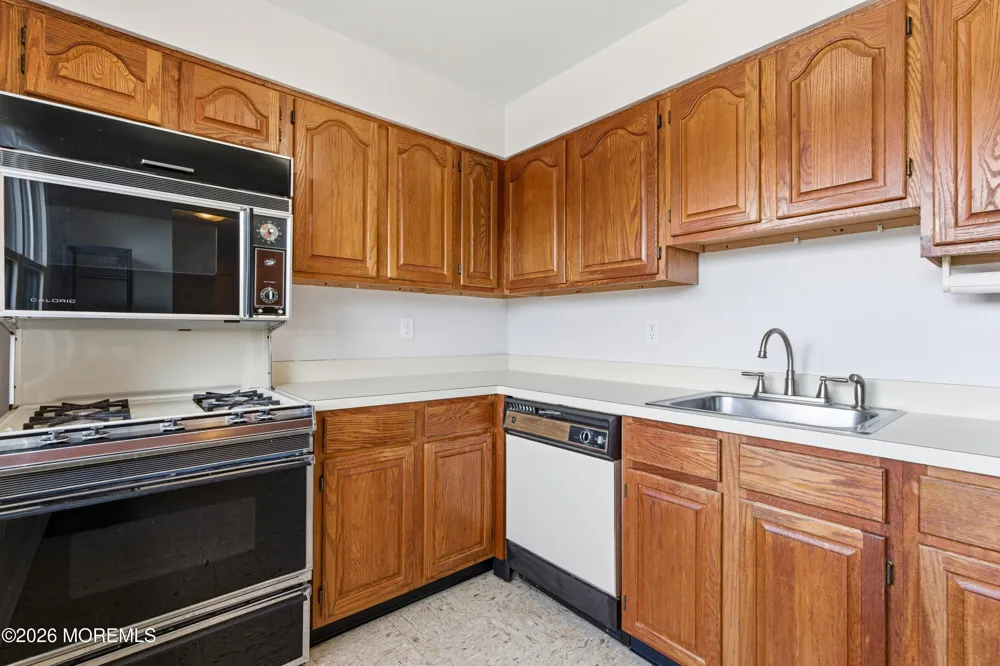 114 Beverly Hill Terrace #H Woodbridge, NJ 07095