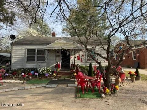 1007 W Saint James Street