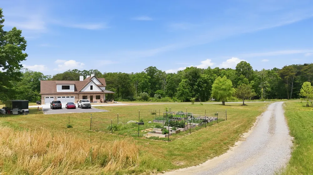 12631 Jones Gap Road Soddy Daisy, TN 37379