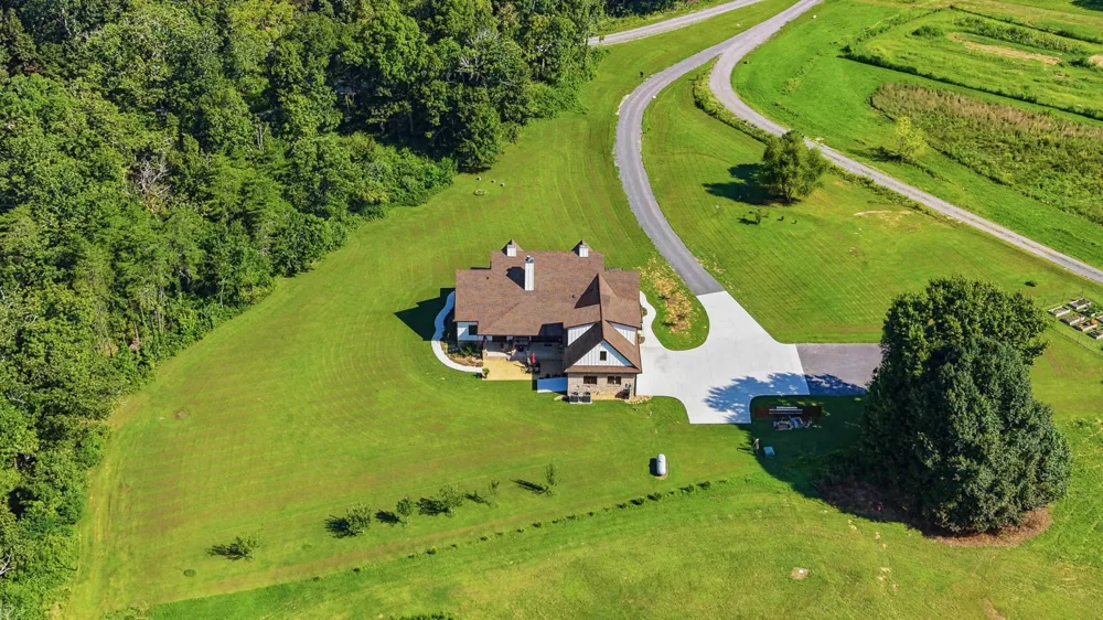 12631 Jones Gap Road Soddy Daisy, TN 37379