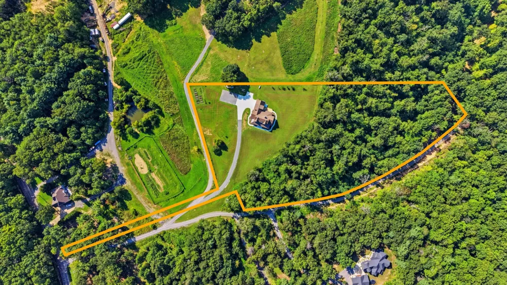 12631 Jones Gap Road Soddy Daisy, TN 37379