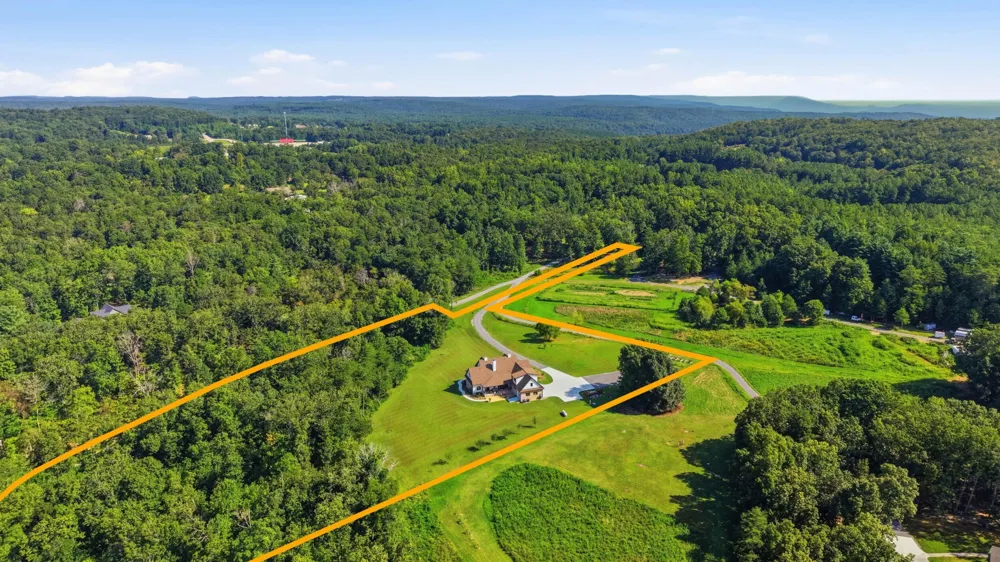 12631 Jones Gap Road Soddy Daisy, TN 37379