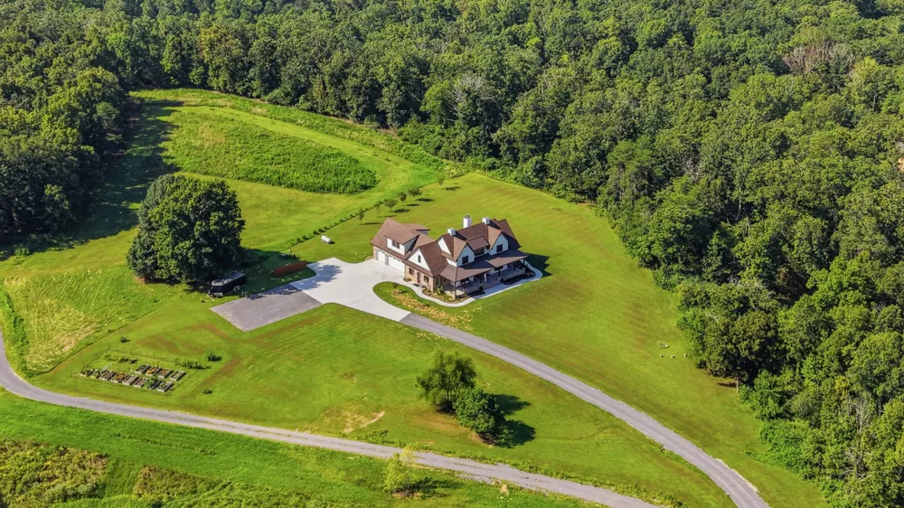 12631 Jones Gap Road Soddy Daisy, TN 37379