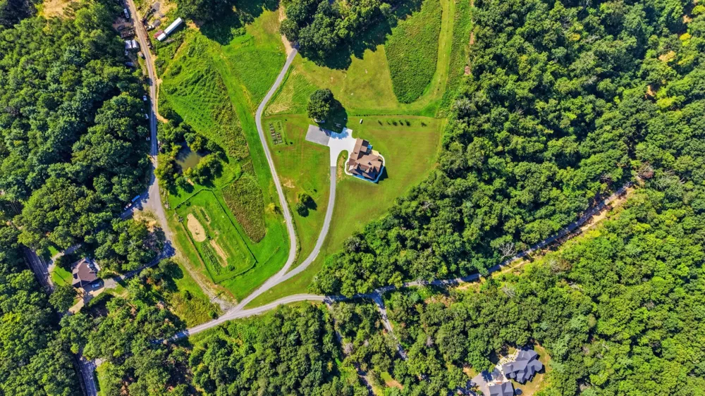 12631 Jones Gap Road Soddy Daisy, TN 37379