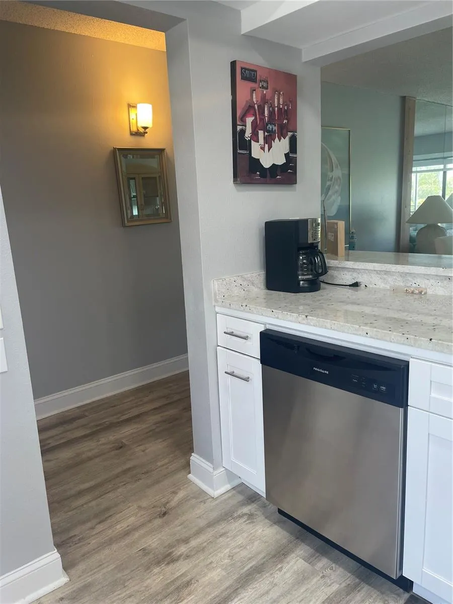 5724 LA PUERTA DEL SOL BOULEVARD #248 St Petersburg, FL 33715