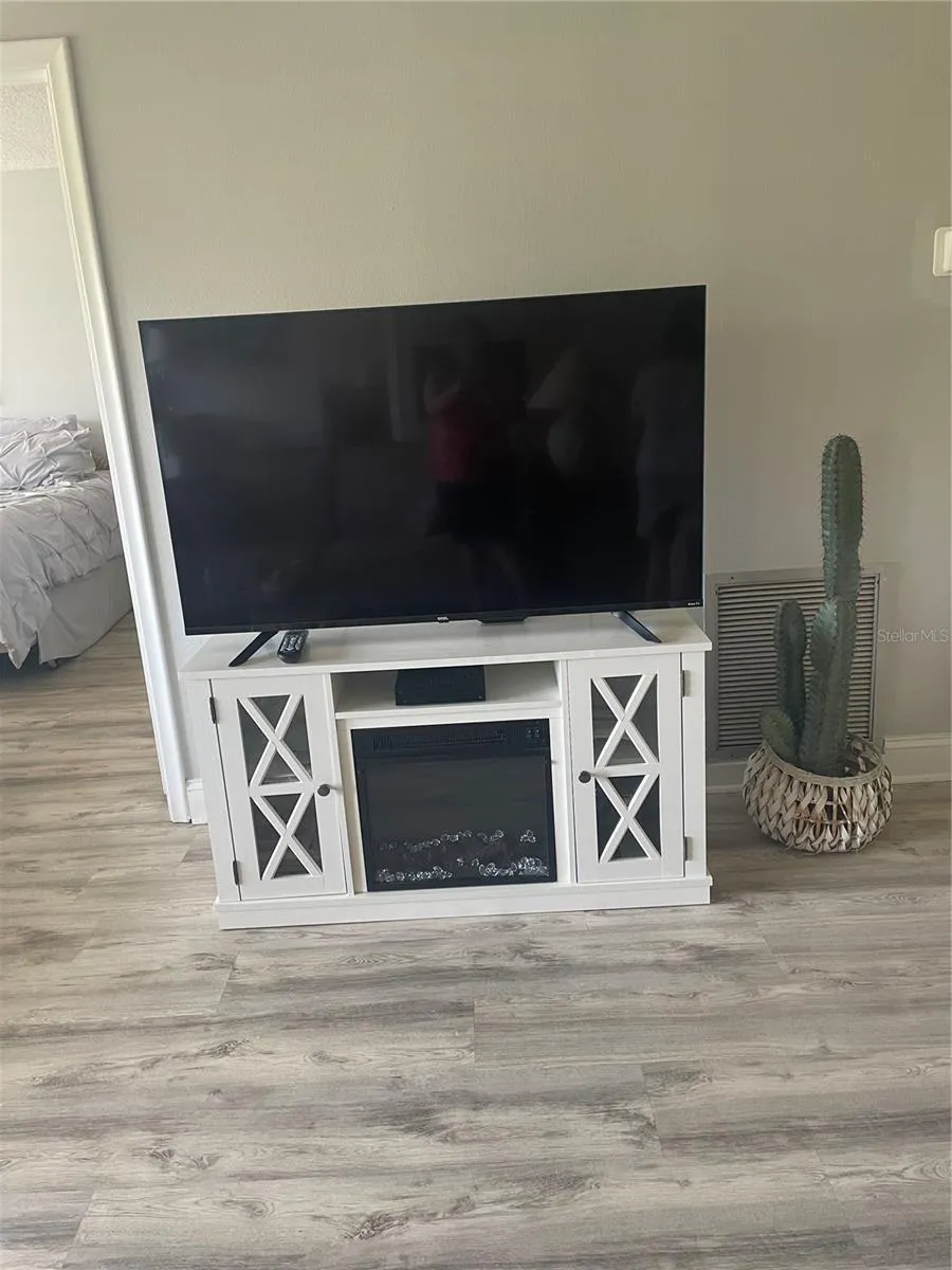 5724 LA PUERTA DEL SOL BOULEVARD #248 St Petersburg, FL 33715