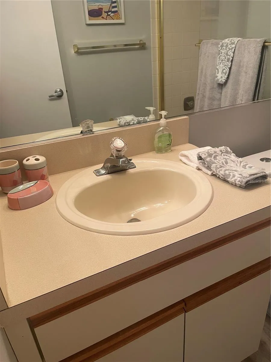 5724 LA PUERTA DEL SOL BOULEVARD #248 St Petersburg, FL 33715