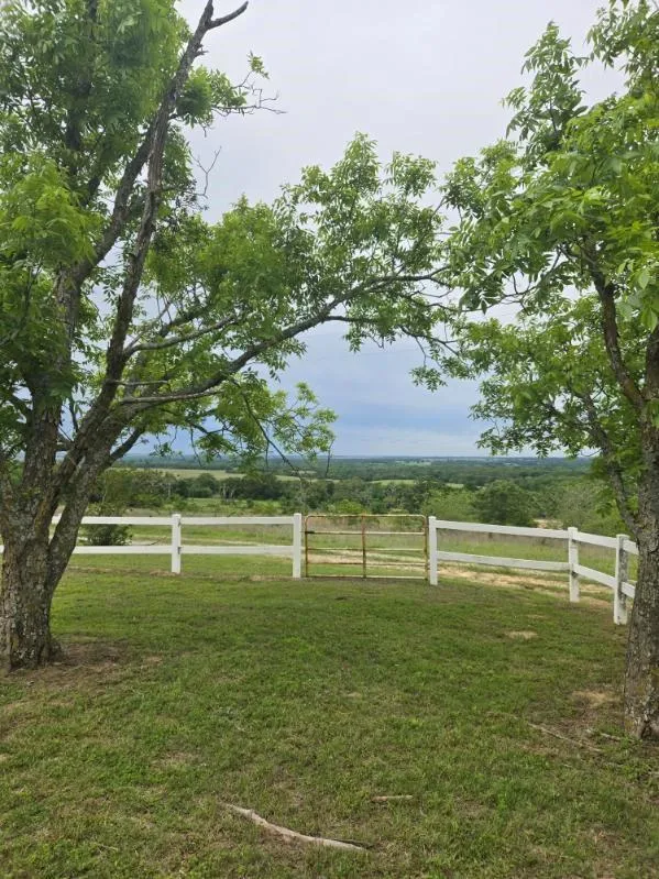 190 Private Road 408 Buffalo, TX 75831