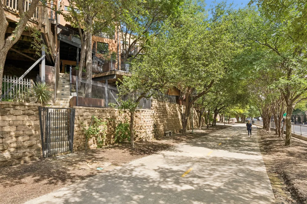 2911 Magnolia Hill Court Dallas, TX 75201