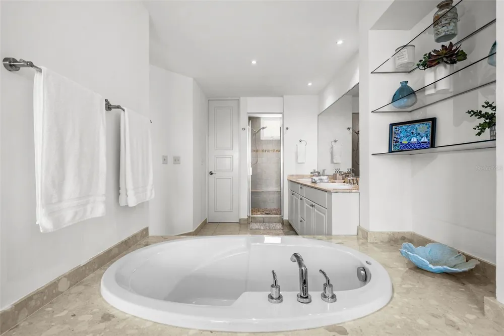 100 OCEAN DRIVE #144 Humacao, PR 00791