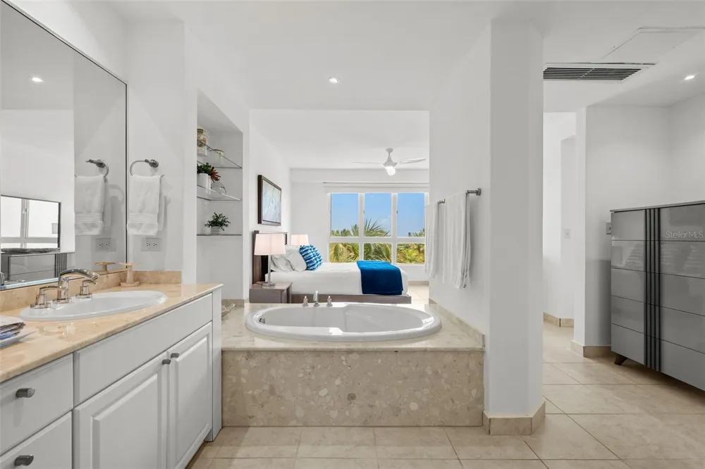 100 OCEAN DRIVE #144 Humacao, PR 00791