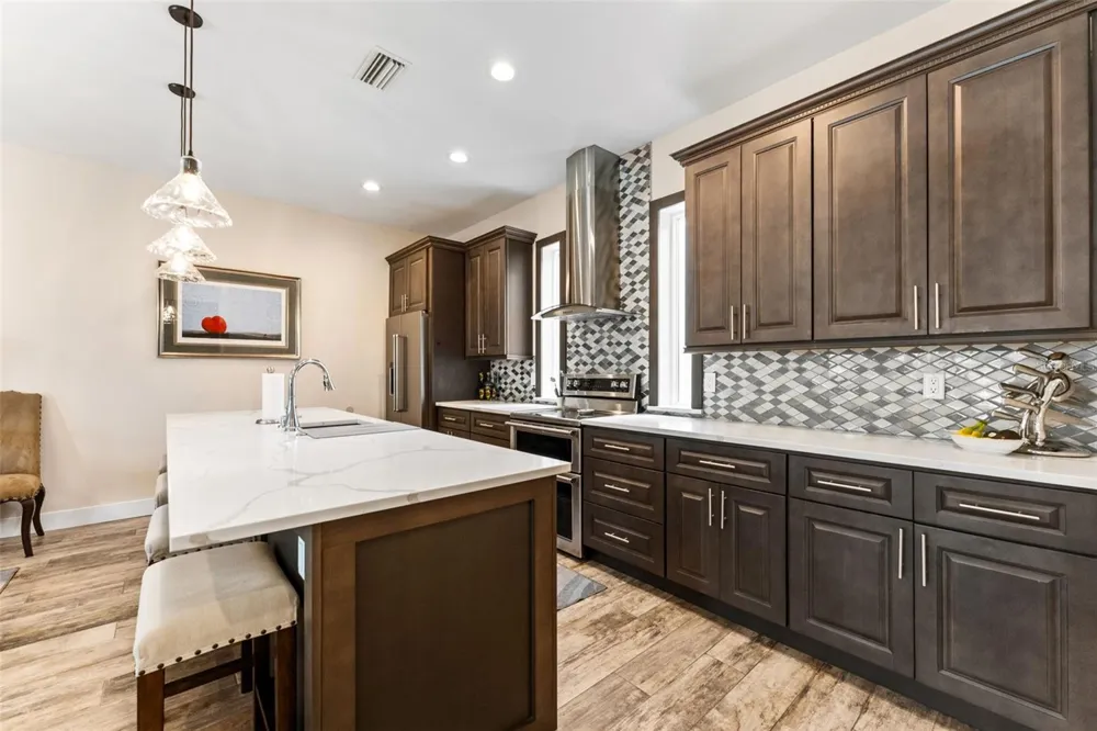 4910 W MCELROY AVENUE #6 Tampa, FL 33611