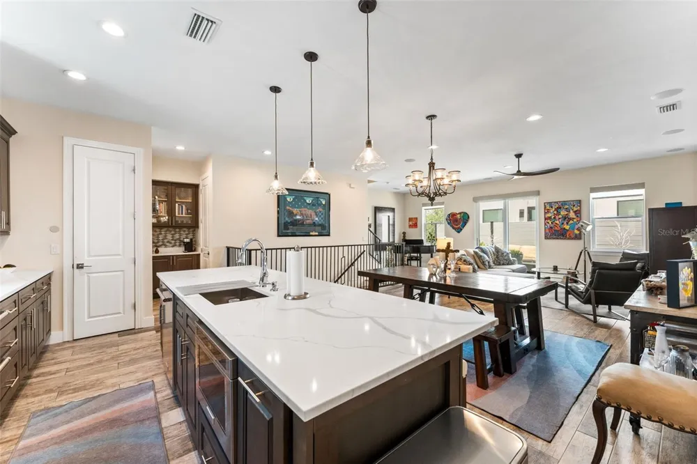 4910 W MCELROY AVENUE #6 Tampa, FL 33611
