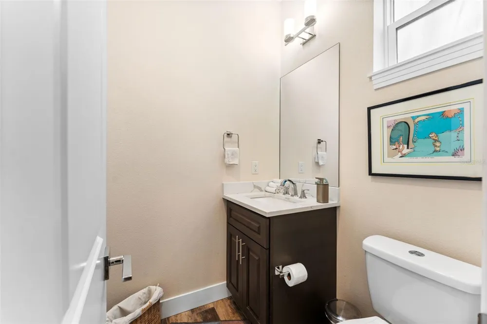 4910 W MCELROY AVENUE #6 Tampa, FL 33611