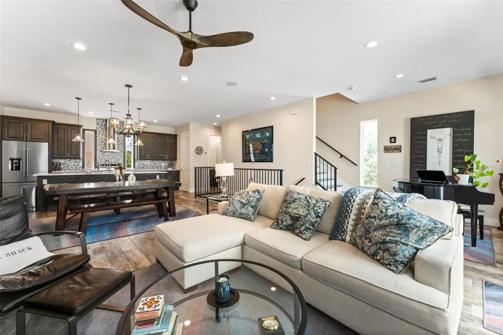 4910 W MCELROY AVENUE #6 Tampa, FL 33611