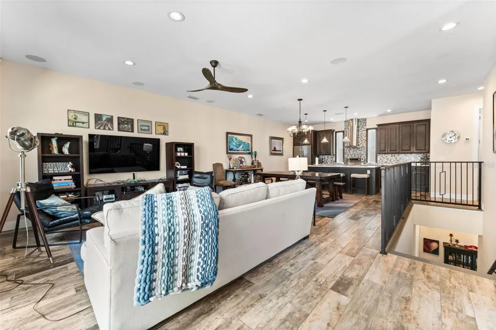 4910 W MCELROY AVENUE #6 Tampa, FL 33611