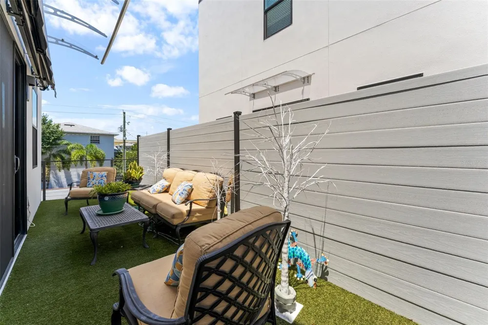 4910 W MCELROY AVENUE #6 Tampa, FL 33611