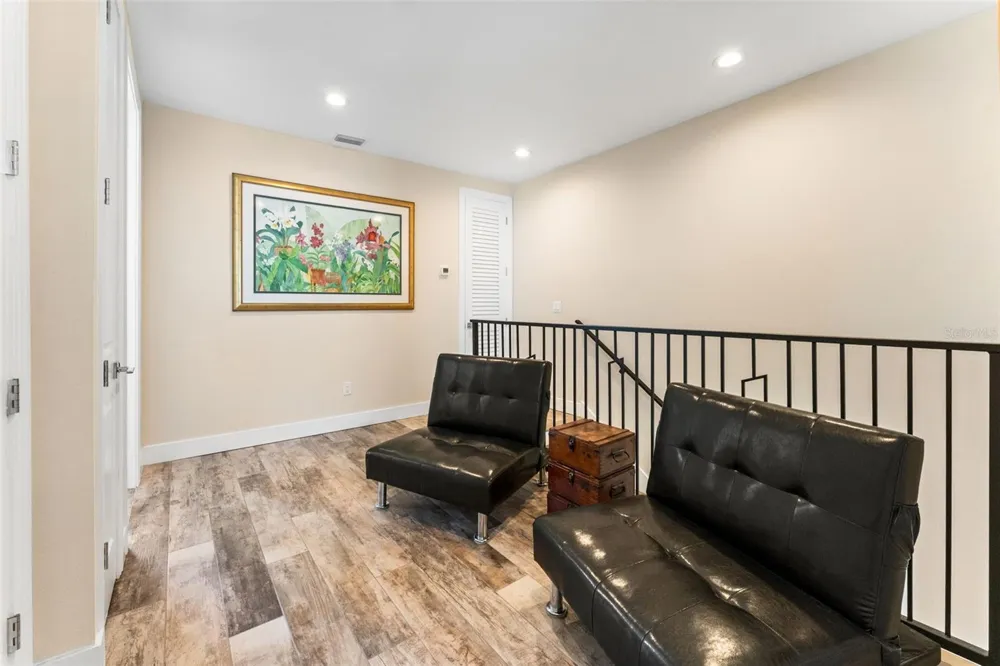4910 W MCELROY AVENUE #6 Tampa, FL 33611