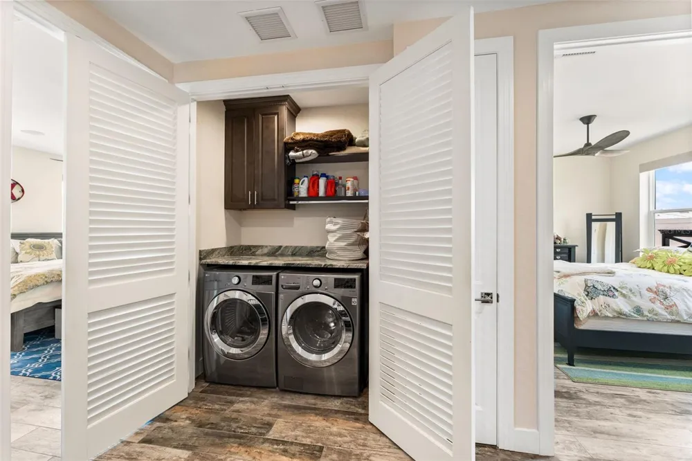 4910 W MCELROY AVENUE #6 Tampa, FL 33611