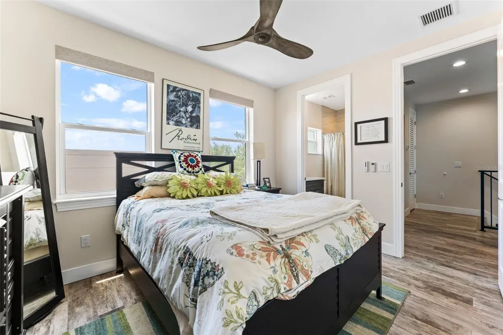 4910 W MCELROY AVENUE #6 Tampa, FL 33611