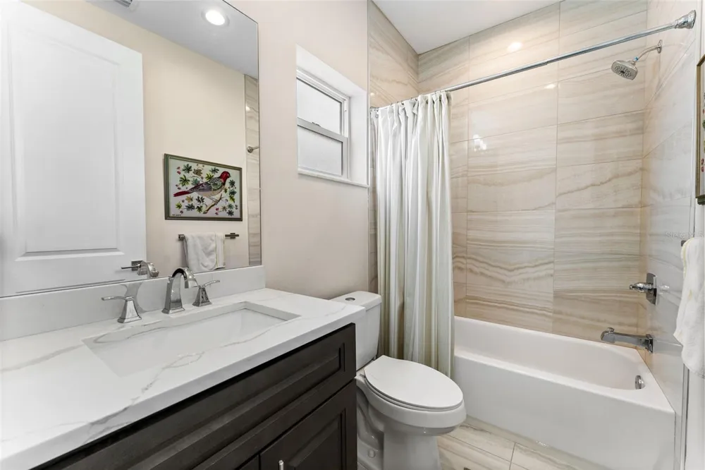 4910 W MCELROY AVENUE #6 Tampa, FL 33611