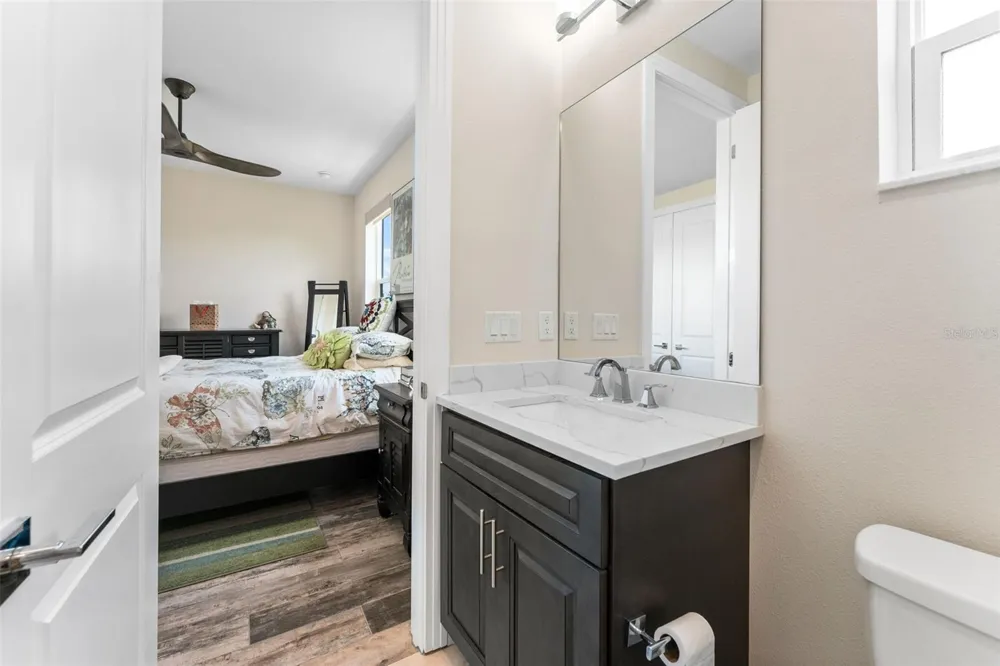 4910 W MCELROY AVENUE #6 Tampa, FL 33611