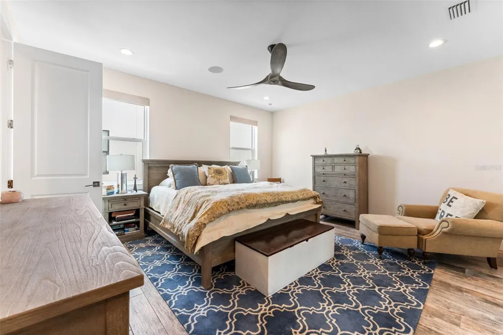 4910 W MCELROY AVENUE #6 Tampa, FL 33611