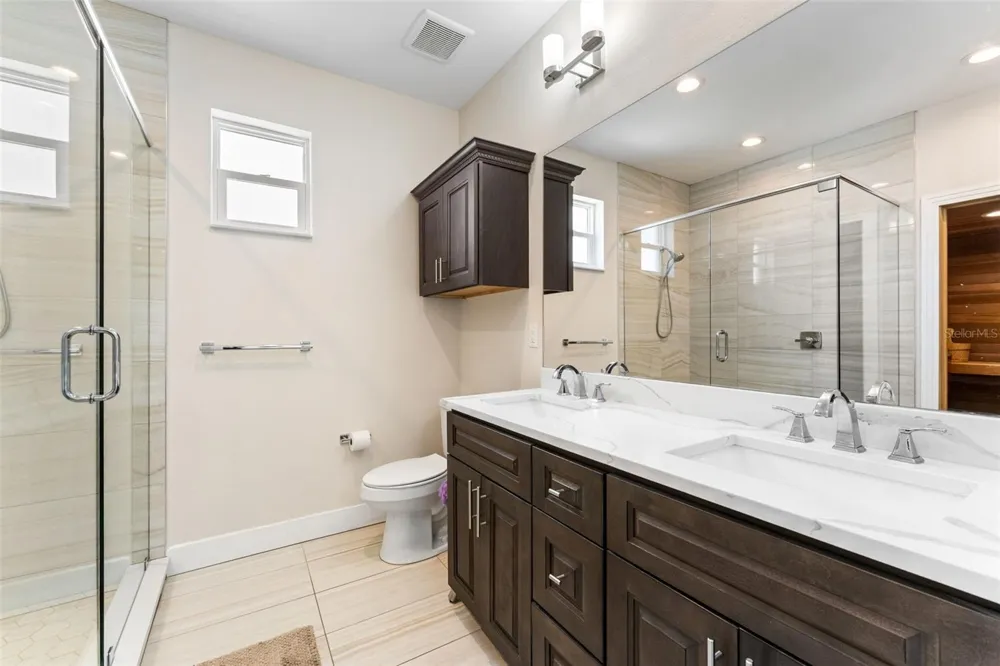 4910 W MCELROY AVENUE #6 Tampa, FL 33611