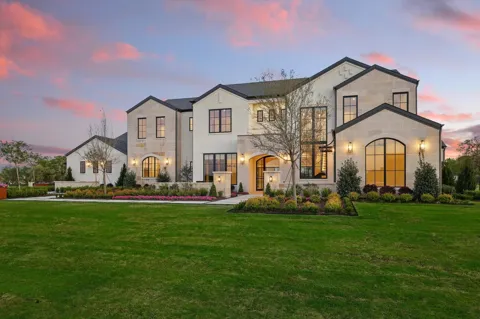 1418 Clydesdale Road