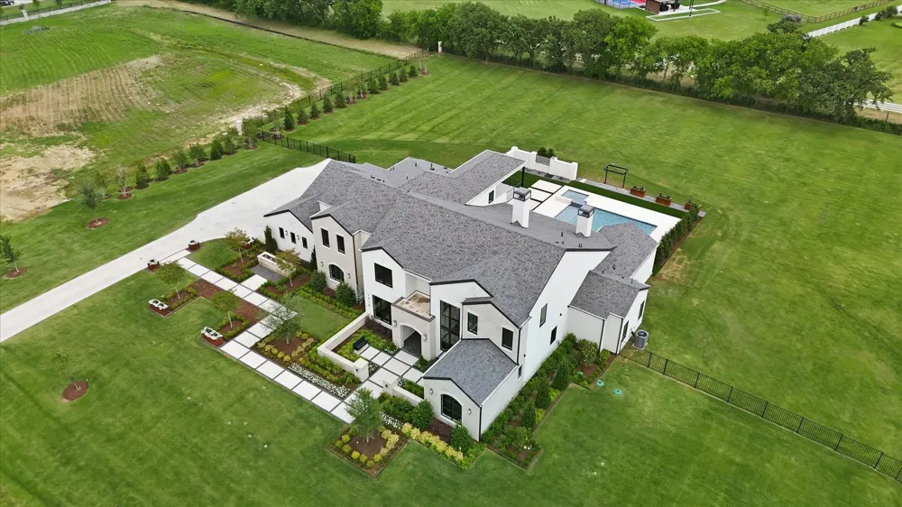 1418 Clydesdale Road Bartonville, TX 76226