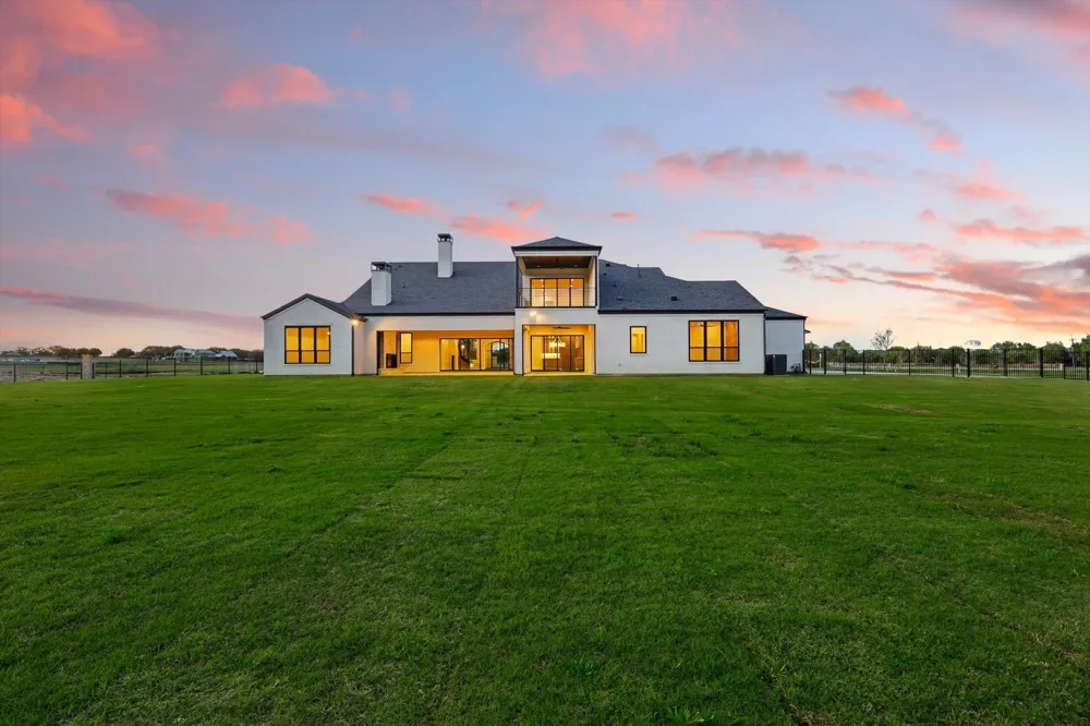 1418 Clydesdale Road Bartonville, TX 76226