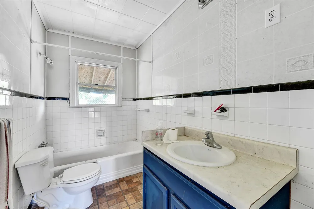 2104 New Jersey Street Baytown, TX 77520