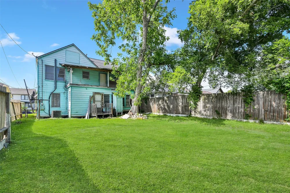 2104 New Jersey Street Baytown, TX 77520