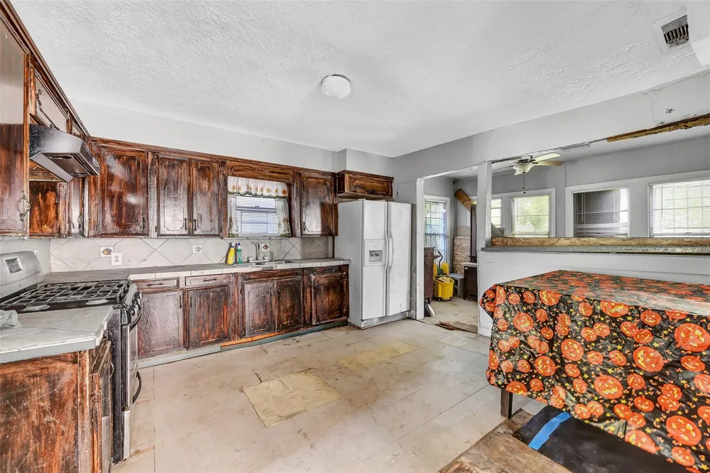 2104 New Jersey Street Baytown, TX 77520