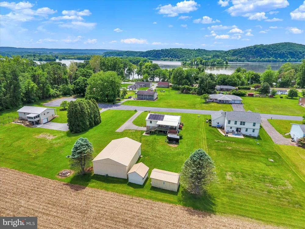 95 PAWNEE LANE Halifax, PA 17032