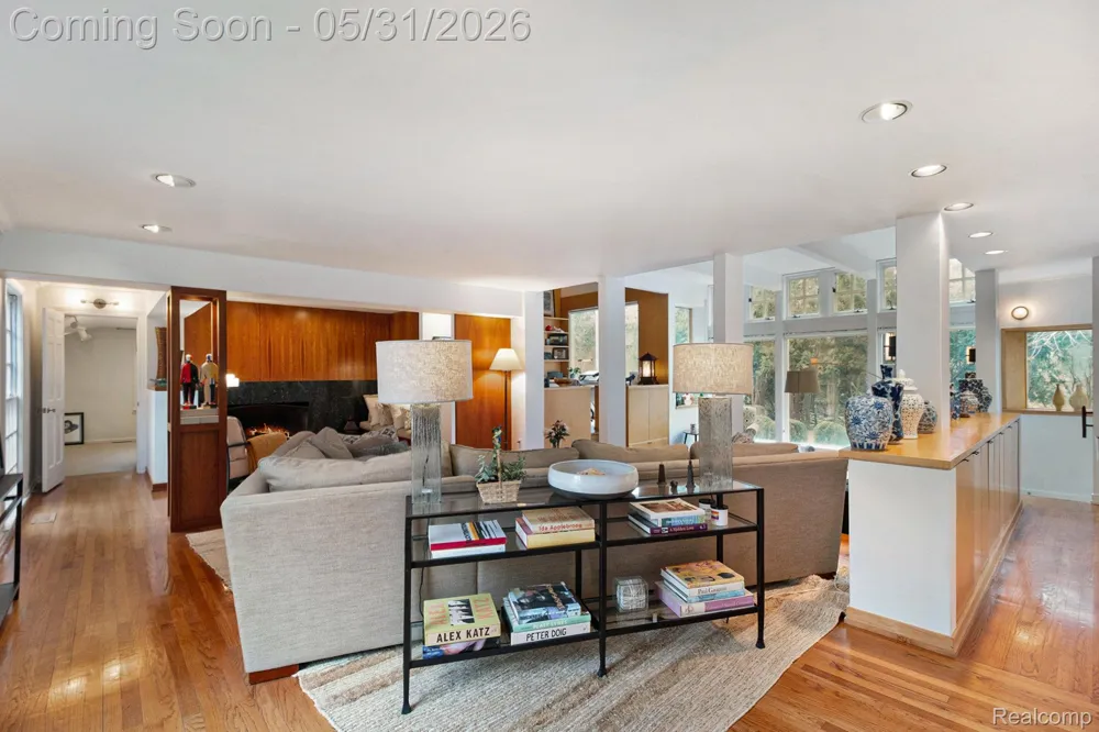 26580 Wellington Road Franklin Village, MI 48025