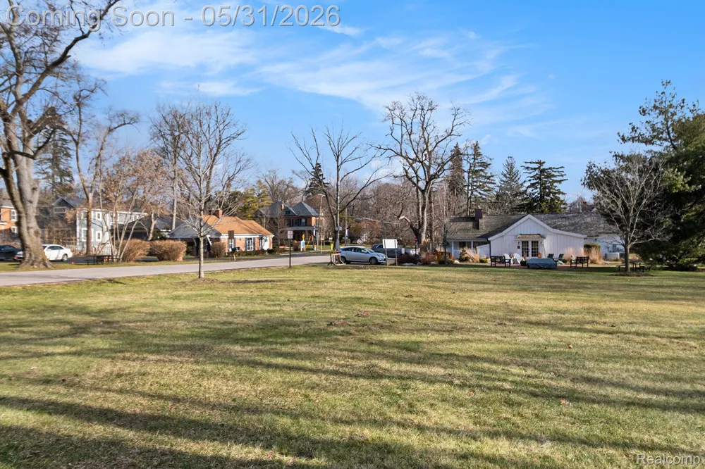 26580 Wellington Road Franklin Village, MI 48025