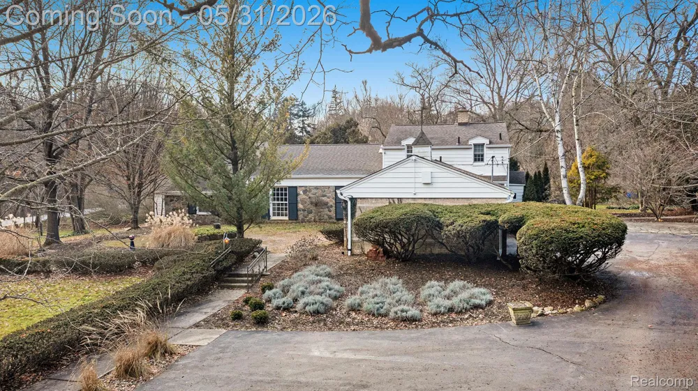 26580 Wellington Road Franklin Village, MI 48025