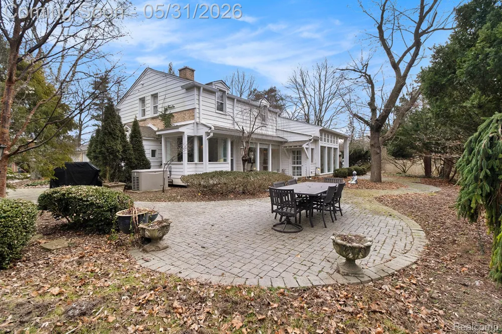 26580 Wellington Road Franklin Village, MI 48025