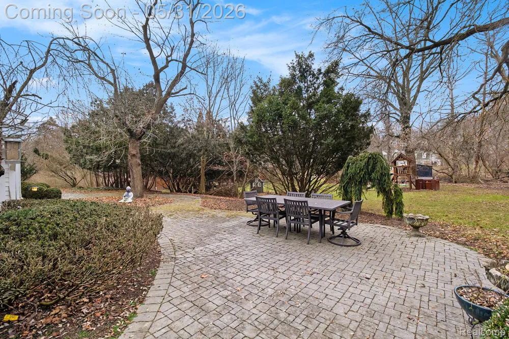 26580 Wellington Road Franklin Village, MI 48025