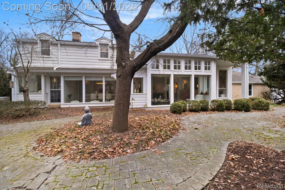 26580 Wellington Road Franklin Village, MI 48025