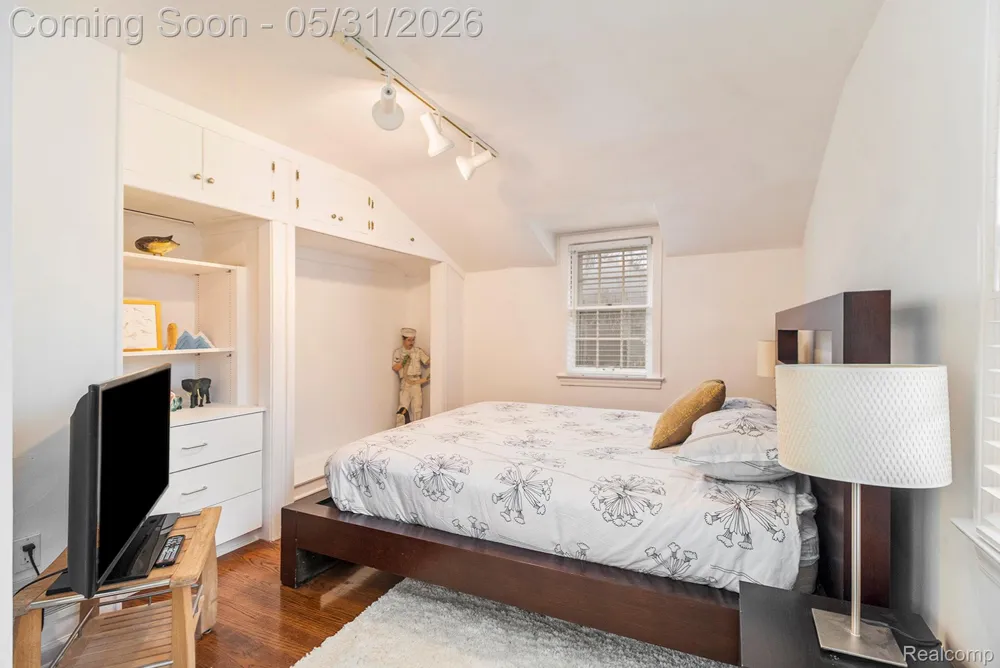 26580 Wellington Road Franklin Village, MI 48025