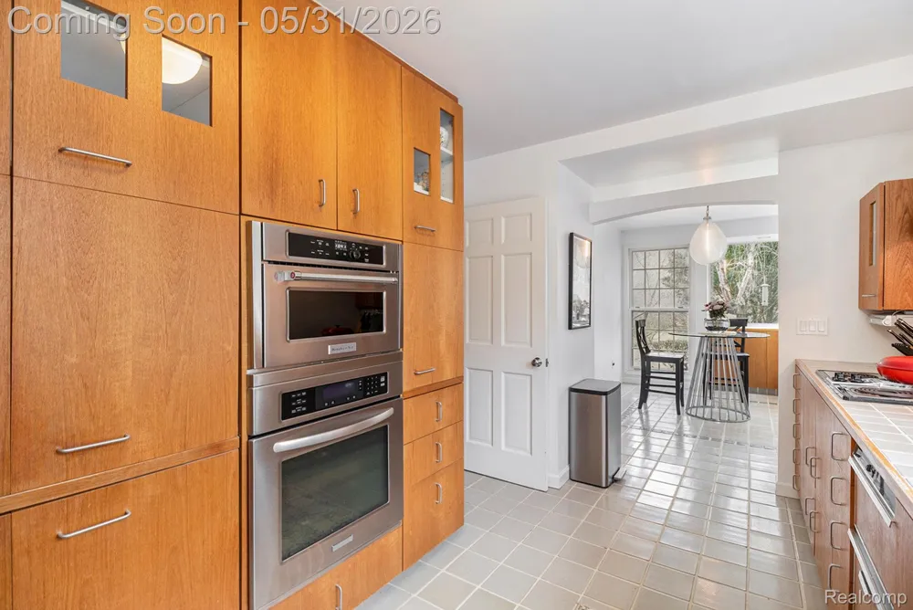 26580 Wellington Road Franklin Village, MI 48025