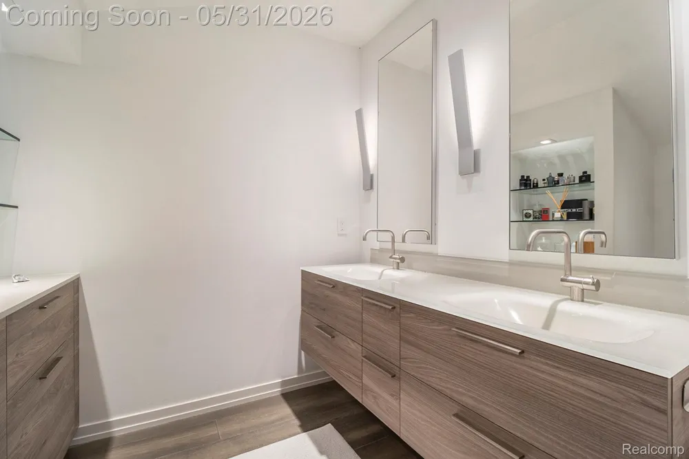 26580 Wellington Road Franklin Village, MI 48025