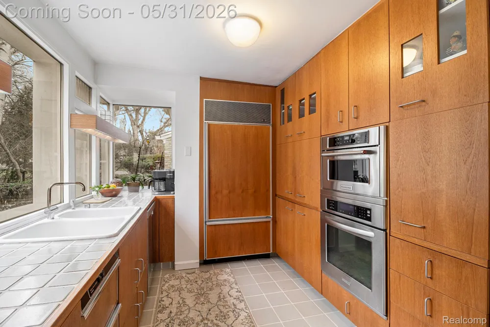 26580 Wellington Road Franklin Village, MI 48025
