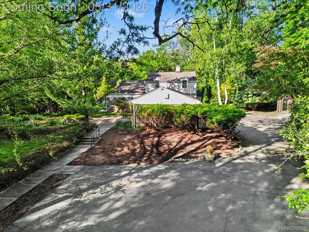 26580 Wellington Road Franklin Village, MI 48025