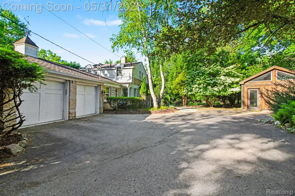 26580 Wellington Road Franklin Village, MI 48025