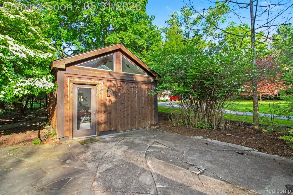 26580 Wellington Road Franklin Village, MI 48025