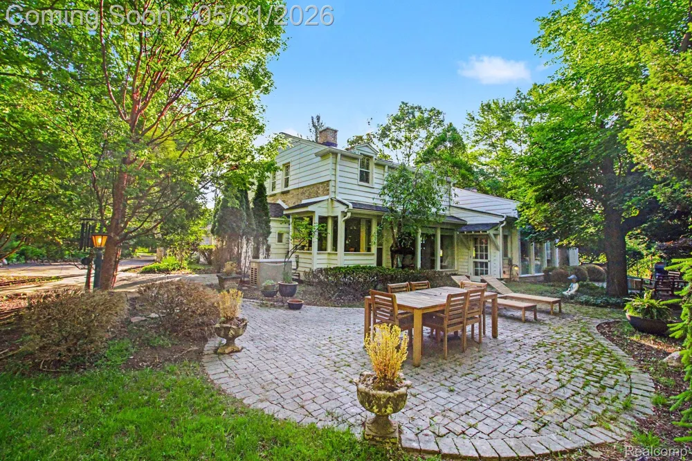 26580 Wellington Road Franklin Village, MI 48025
